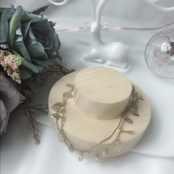 Jewelry - **FLASH SALE** Goldtone leaf anklet